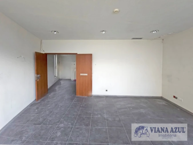 Loja para Arrendamento em Santa Maria Maior e Monserrate e Meadela Foto 11