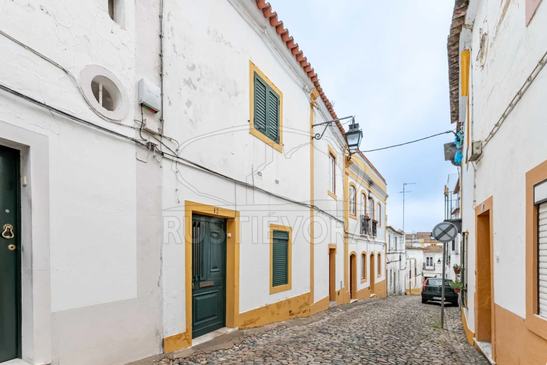 Moradia T2 para Venda em Évora (São Mamede, Sé, São Pedro e Santo Antão) Foto 1