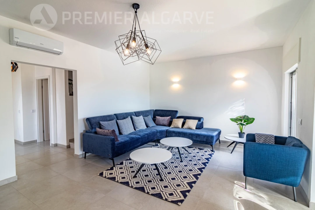 Moradia T5 para Venda em Quarteira Foto 4