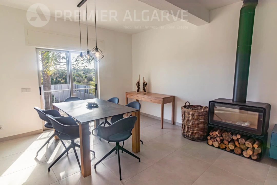 Moradia T5 para Venda em Quarteira Foto 7