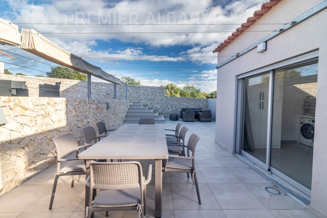 Moradia T5 para Venda em Quarteira Foto 16