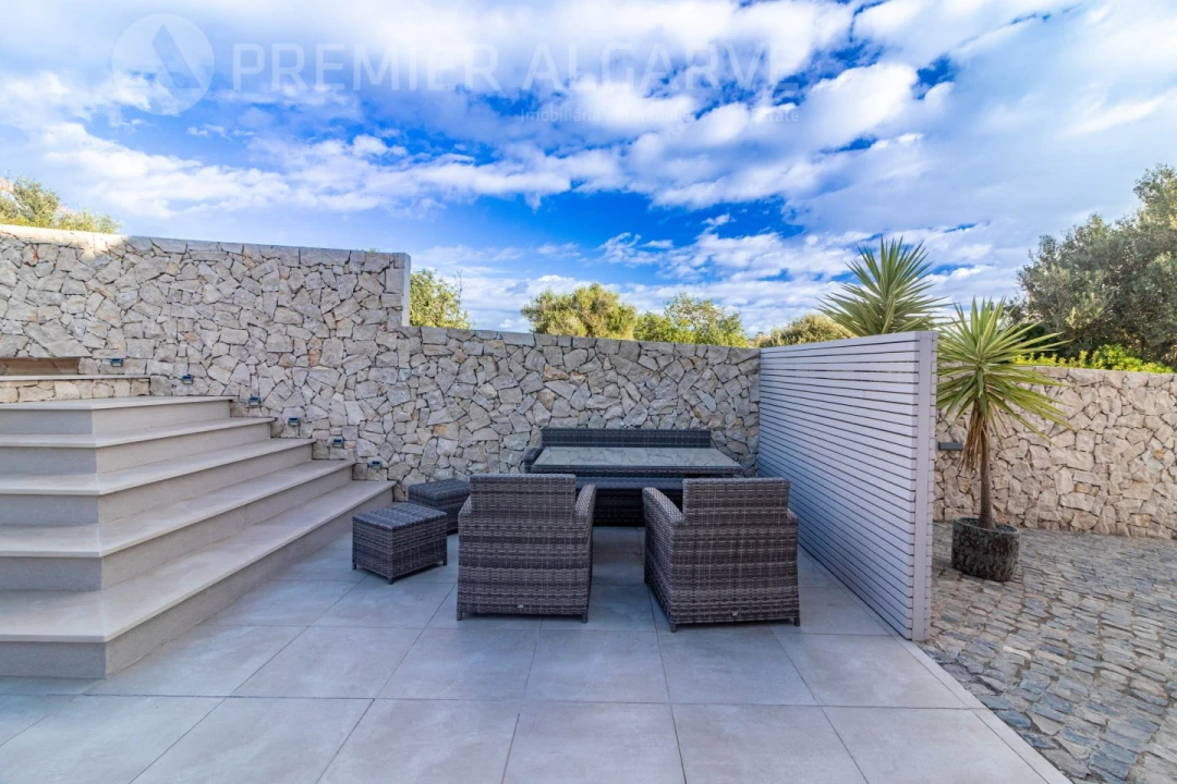 Moradia T5 para Venda em Quarteira Foto 18