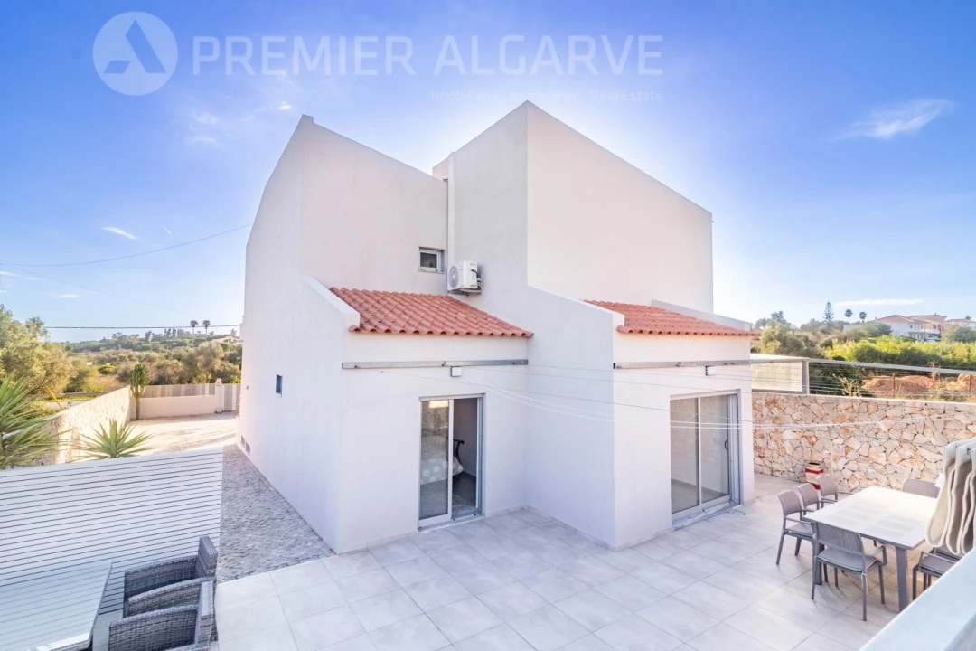 Moradia T5 para Venda em Quarteira Foto 20