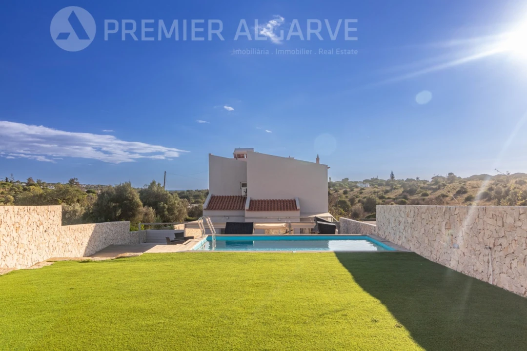 Moradia T5 para Venda em Quarteira Foto 23