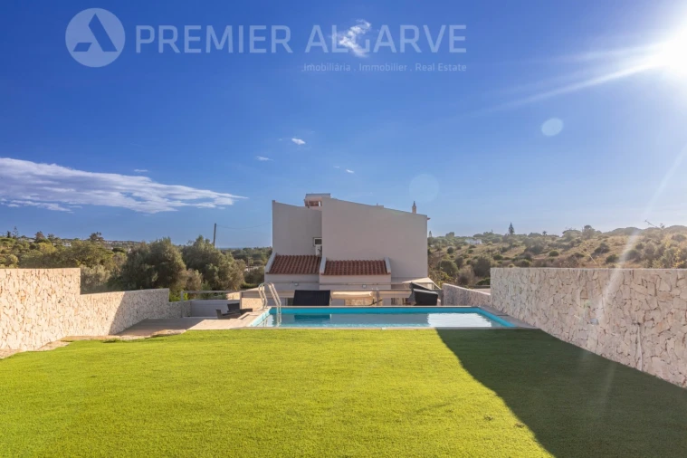 Moradia T5 para Venda em Quarteira Foto 23