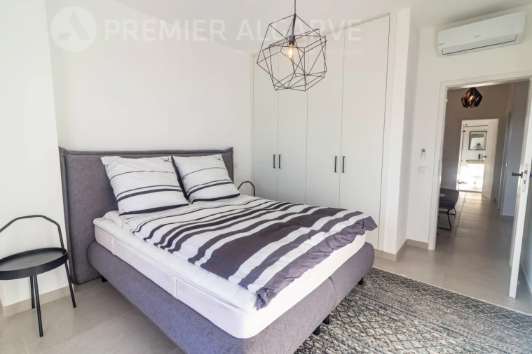 Moradia T5 para Venda em Quarteira Foto 26