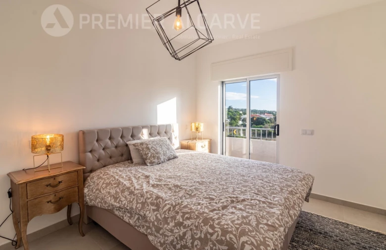 Moradia T5 para Venda em Quarteira Foto 28