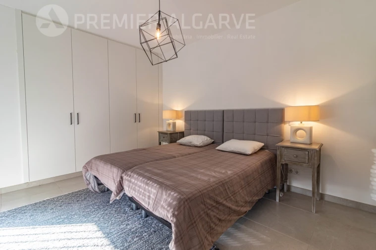 Moradia T5 para Venda em Quarteira Foto 30