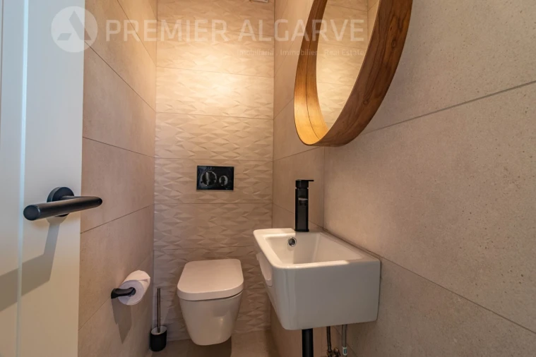 Moradia T5 para Venda em Quarteira Foto 36