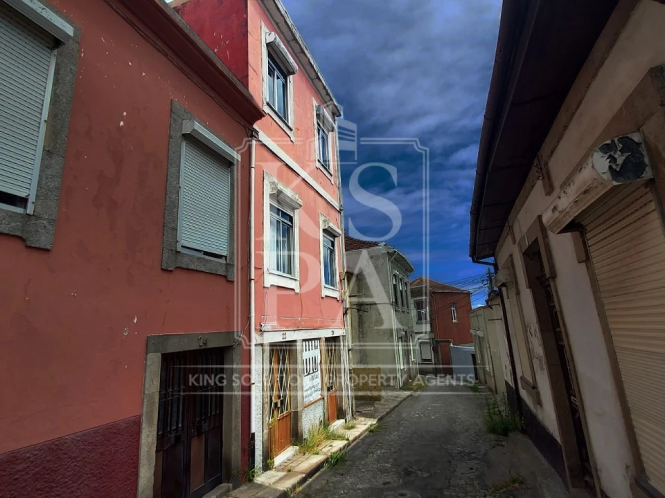 Prédio para Venda em Campanhã Foto 2