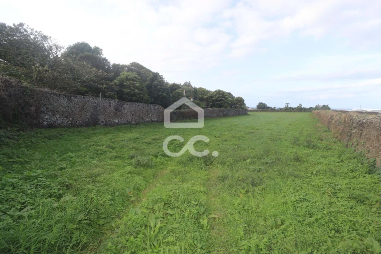 Terreno para Venda em Pico da Pedra Foto 11