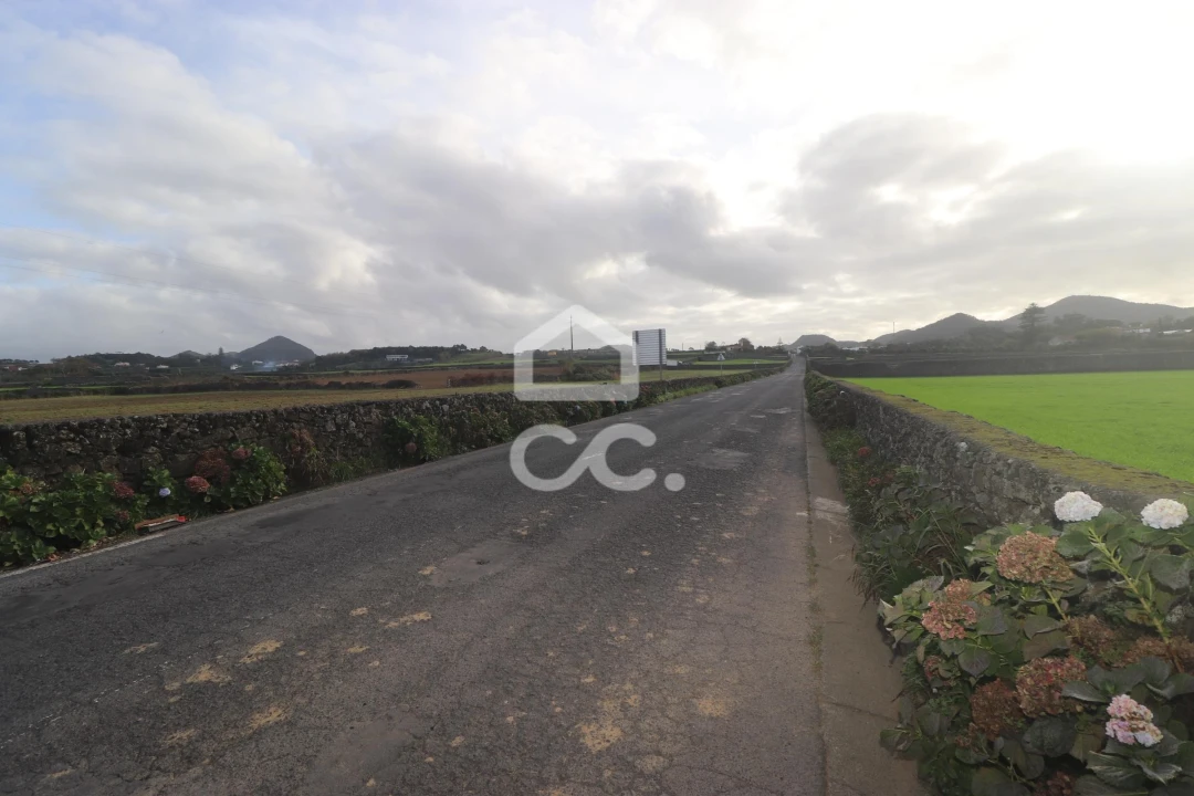 Terreno para Venda em Pico da Pedra Foto 14