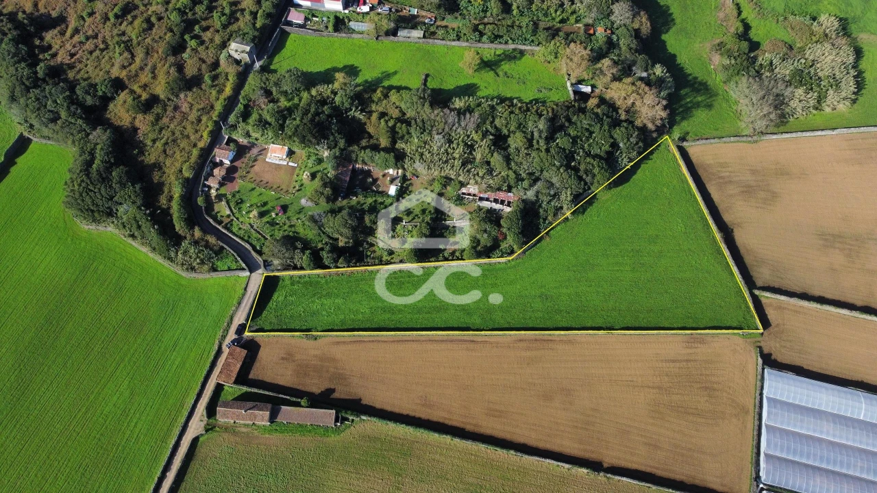 Terreno para Venda em Pico da Pedra Foto 4