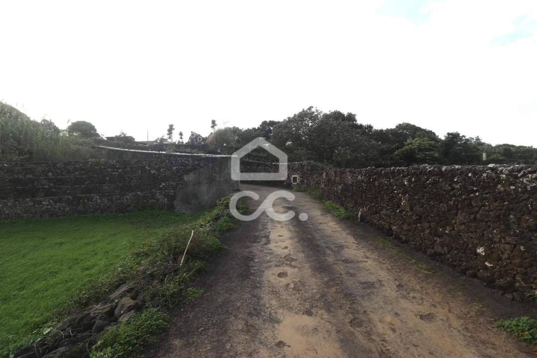 Terreno para Venda em Pico da Pedra Foto 12