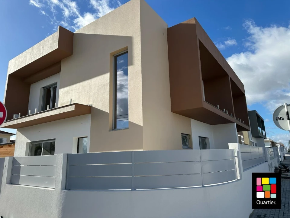 Moradia T4 para Venda em Fernao Ferro Foto 19