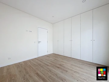 Moradia T4 para Venda em Fernao Ferro