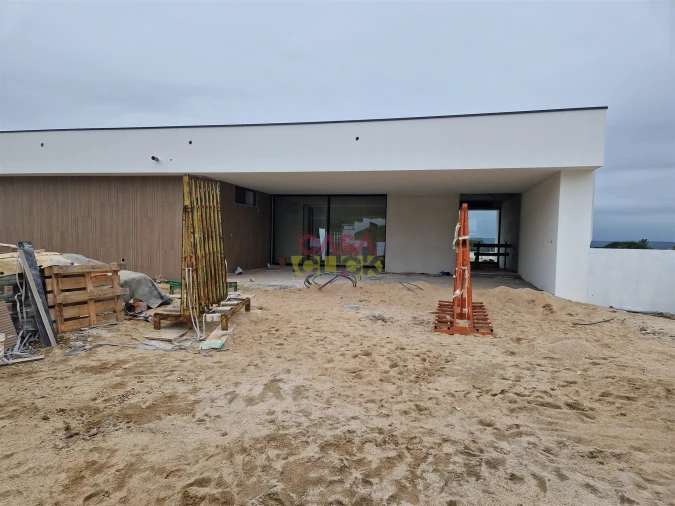 Moradia T5 para Venda em Montalvo Foto 5