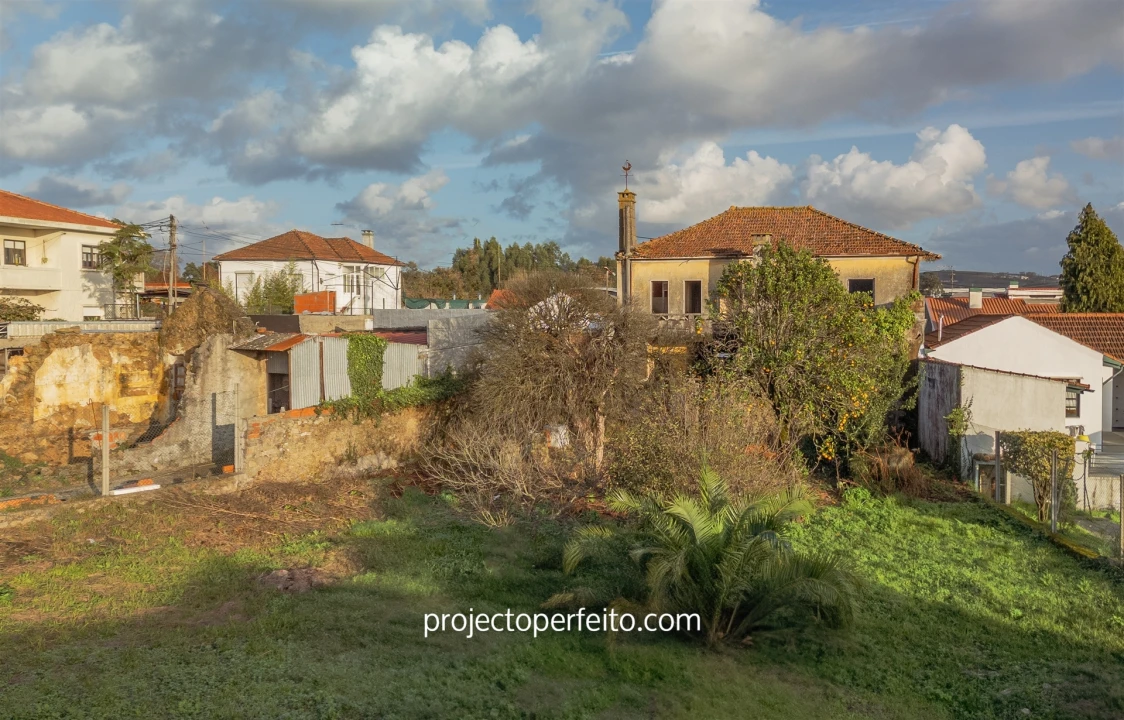 Moradia T8 para Venda em Paços de Brandão Foto 13