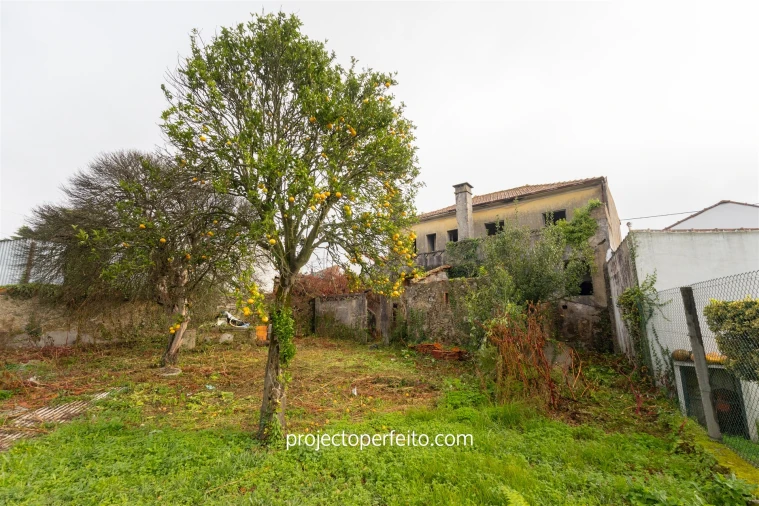 Moradia T8 para Venda em Paços de Brandão Foto 1
