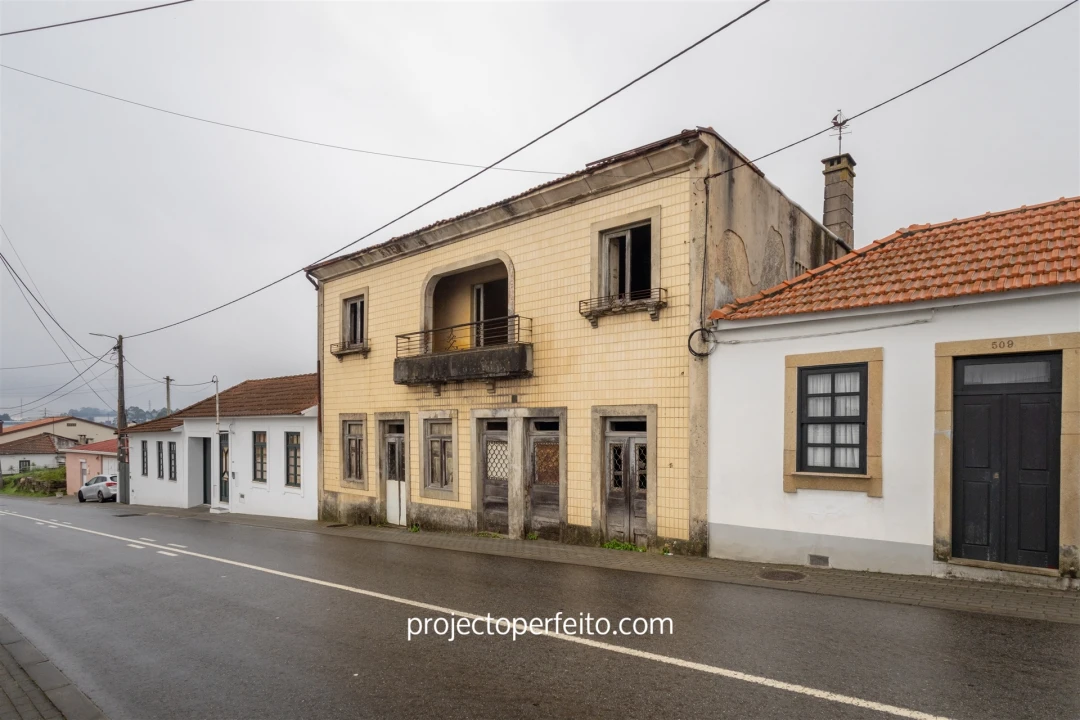 Moradia T8 para Venda em Paços de Brandão Foto 5