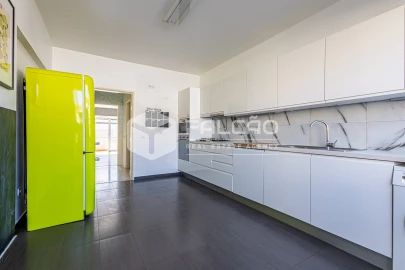 Apartamento T4 para Venda em Marvila, Ribeira Santarém, São Salvador, São Nicolau