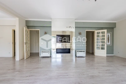 Apartamento T4 para Venda em Marvila, Ribeira Santarém, São Salvador, São Nicolau