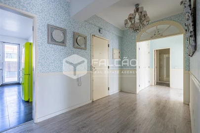 Apartamento T4 para Venda em Marvila, Ribeira Santarém, São Salvador, São Nicolau