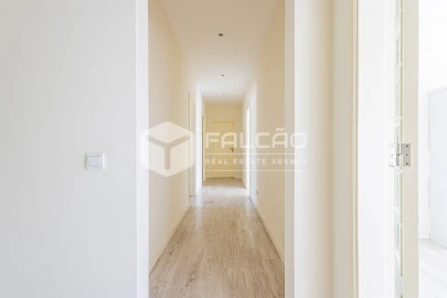 Apartamento T4 para Venda em Marvila, Ribeira Santarém, São Salvador, São Nicolau