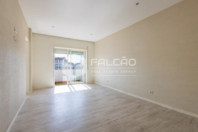 Apartamento T4 para Venda em Marvila, Ribeira Santarém, São Salvador, São Nicolau