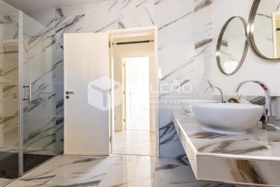 Apartamento T4 para Venda em Marvila, Ribeira Santarém, São Salvador, São Nicolau