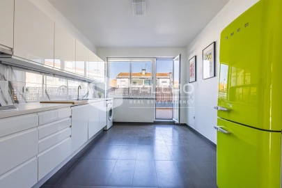 Apartamento T4 para Venda em Marvila, Ribeira Santarém, São Salvador, São Nicolau
