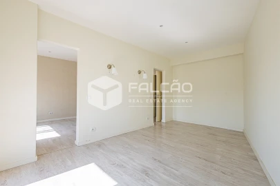 Apartamento T4 para Venda em Marvila, Ribeira Santarém, São Salvador, São Nicolau