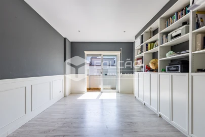 Apartamento T4 para Venda em Marvila, Ribeira Santarém, São Salvador, São Nicolau