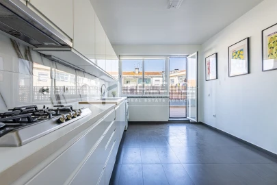 Apartamento T4 para Venda em Marvila, Ribeira Santarém, São Salvador, São Nicolau