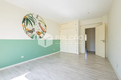 Apartamento T4 para Venda em Marvila, Ribeira Santarém, São Salvador, São Nicolau