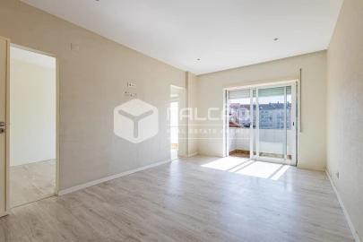 Apartamento T4 para Venda em Marvila, Ribeira Santarém, São Salvador, São Nicolau