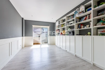 Apartamento T4 para Venda em Marvila, Ribeira Santarém, São Salvador, São Nicolau