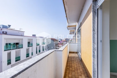 Apartamento T4 para Venda em Marvila, Ribeira Santarém, São Salvador, São Nicolau