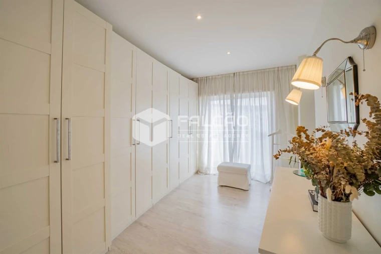 Apartamento T4 para Venda em Marvila, Ribeira Santarém, São Salvador, São Nicolau