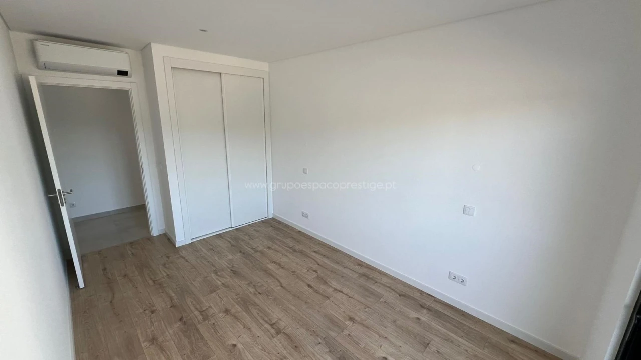 Apartamento T4 para Venda em Tavira (Santa Maria e Santiago) Foto 13