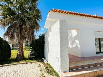 Moradia T17 para Venda em Abrigada e Cabanas de Torres