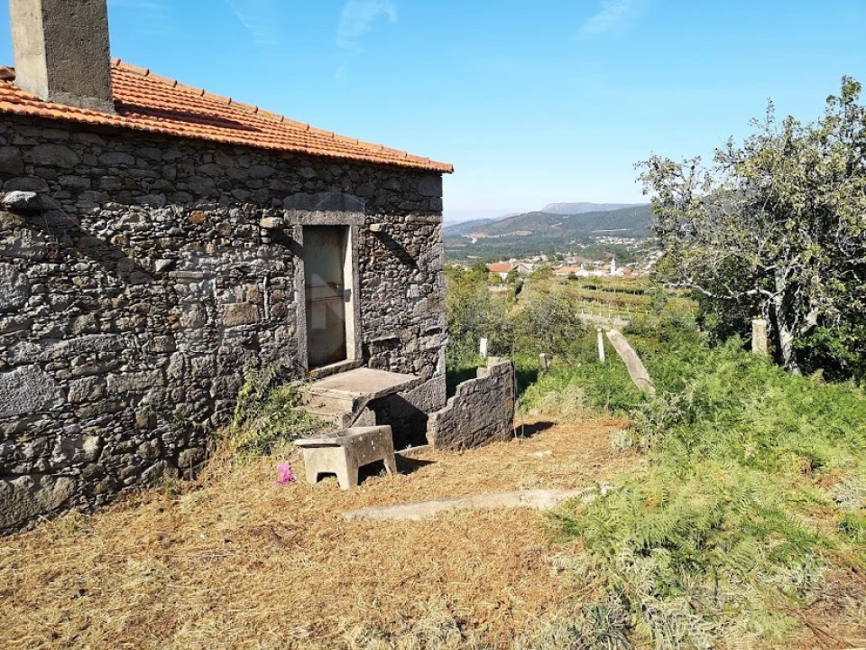 Moradia T2 para Venda em Venade e Azevedo Foto 2