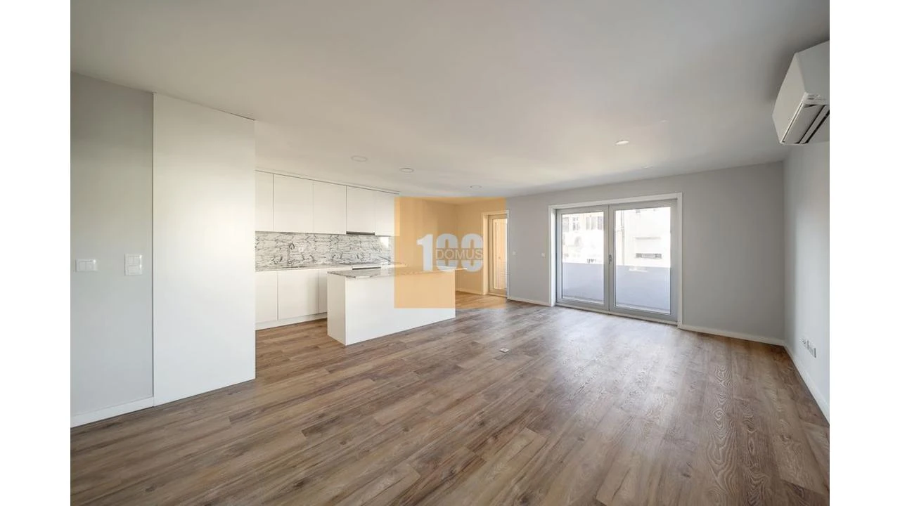 Apartamento T3 para Arrendamento em Cedofeita, Santo Ildefonso, Sé, Miragaia, São Nicolau e Vitória Foto 1