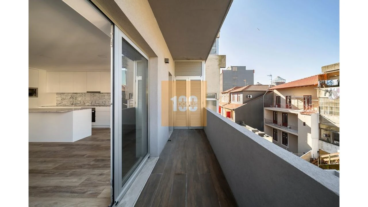 Apartamento T3 para Arrendamento em Cedofeita, Santo Ildefonso, Sé, Miragaia, São Nicolau e Vitória Foto 2