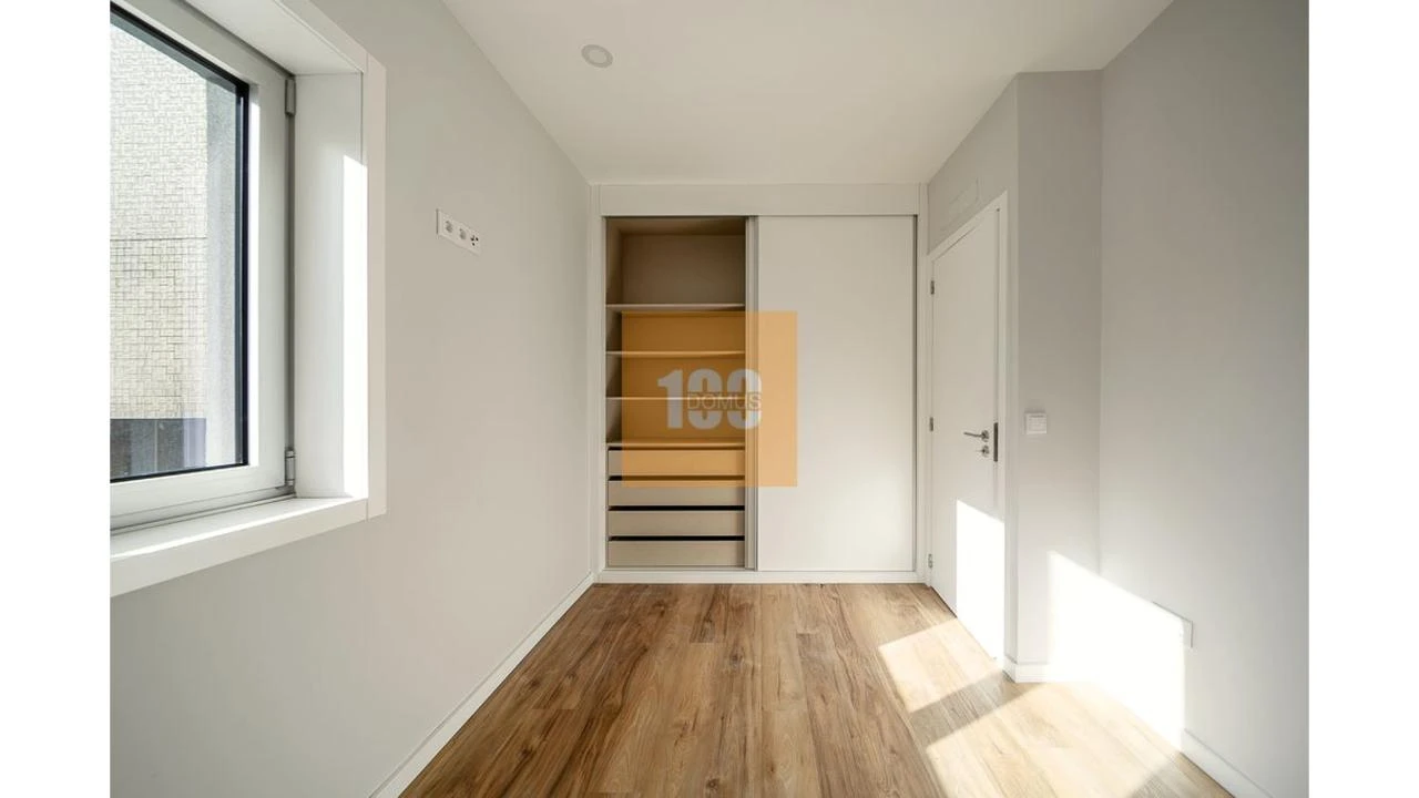 Apartamento T3 para Arrendamento em Cedofeita, Santo Ildefonso, Sé, Miragaia, São Nicolau e Vitória Foto 18