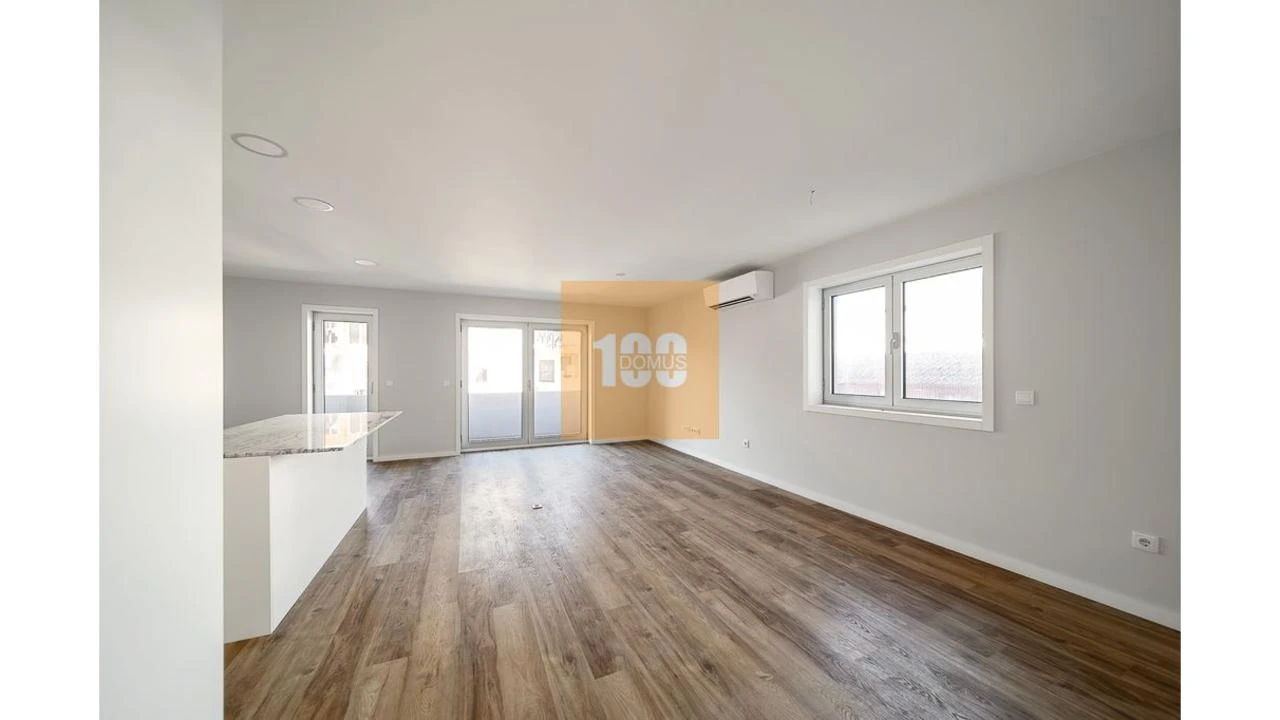 Apartamento T3 para Arrendamento em Cedofeita, Santo Ildefonso, Sé, Miragaia, São Nicolau e Vitória Foto 4