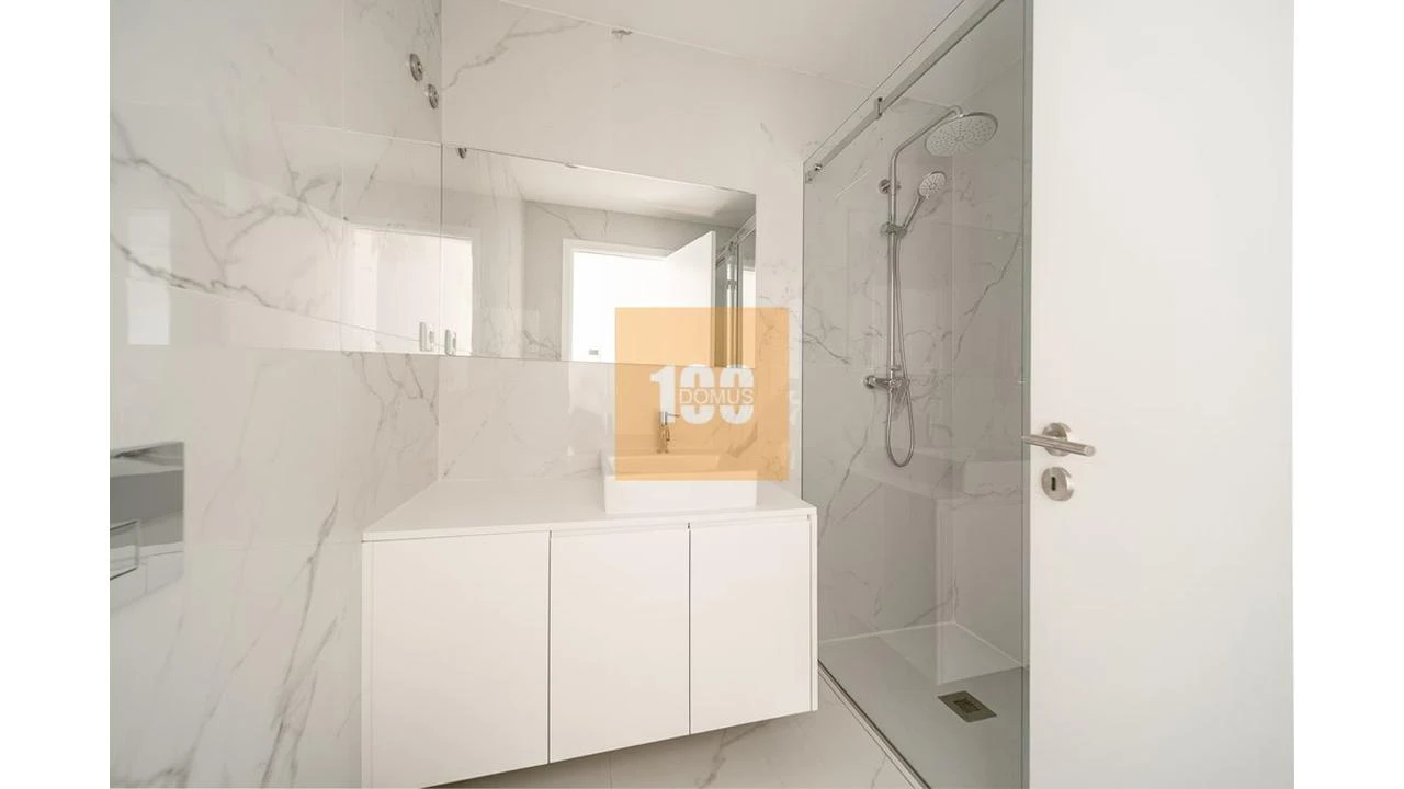 Apartamento T3 para Arrendamento em Cedofeita, Santo Ildefonso, Sé, Miragaia, São Nicolau e Vitória Foto 29