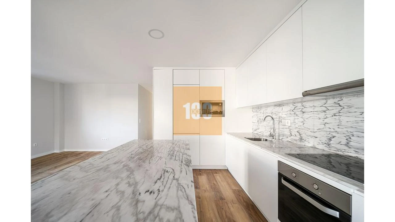 Apartamento T3 para Arrendamento em Cedofeita, Santo Ildefonso, Sé, Miragaia, São Nicolau e Vitória Foto 8