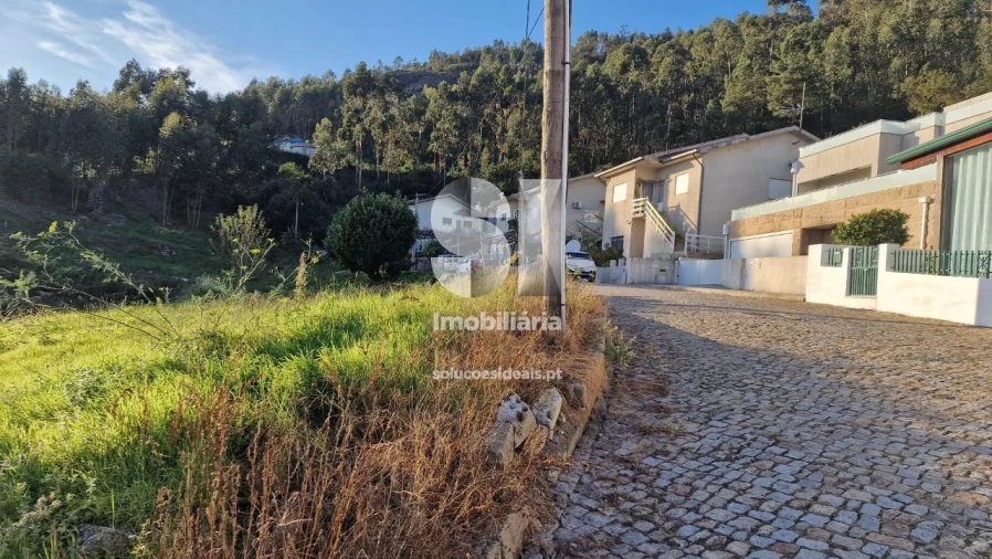 Terreno para Venda em Baltar Foto 12