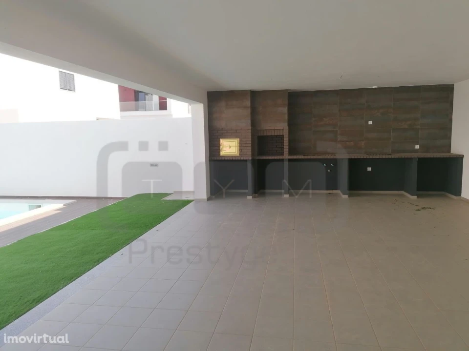 Moradia T5 para Venda em Nossa Sra de Fatima Foto 16